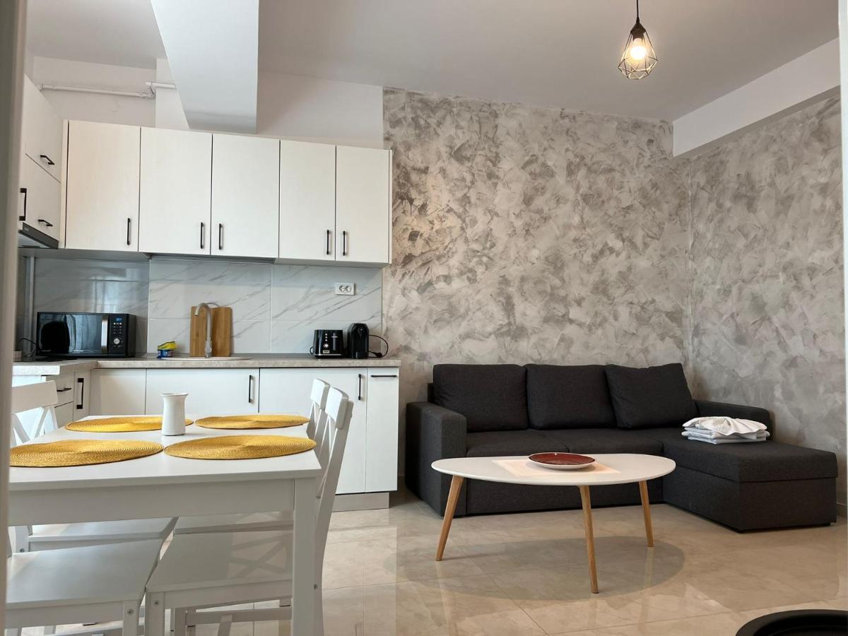 Glam Apartments Palas Mall Center Area ยาช ภายนอก รูปภาพ